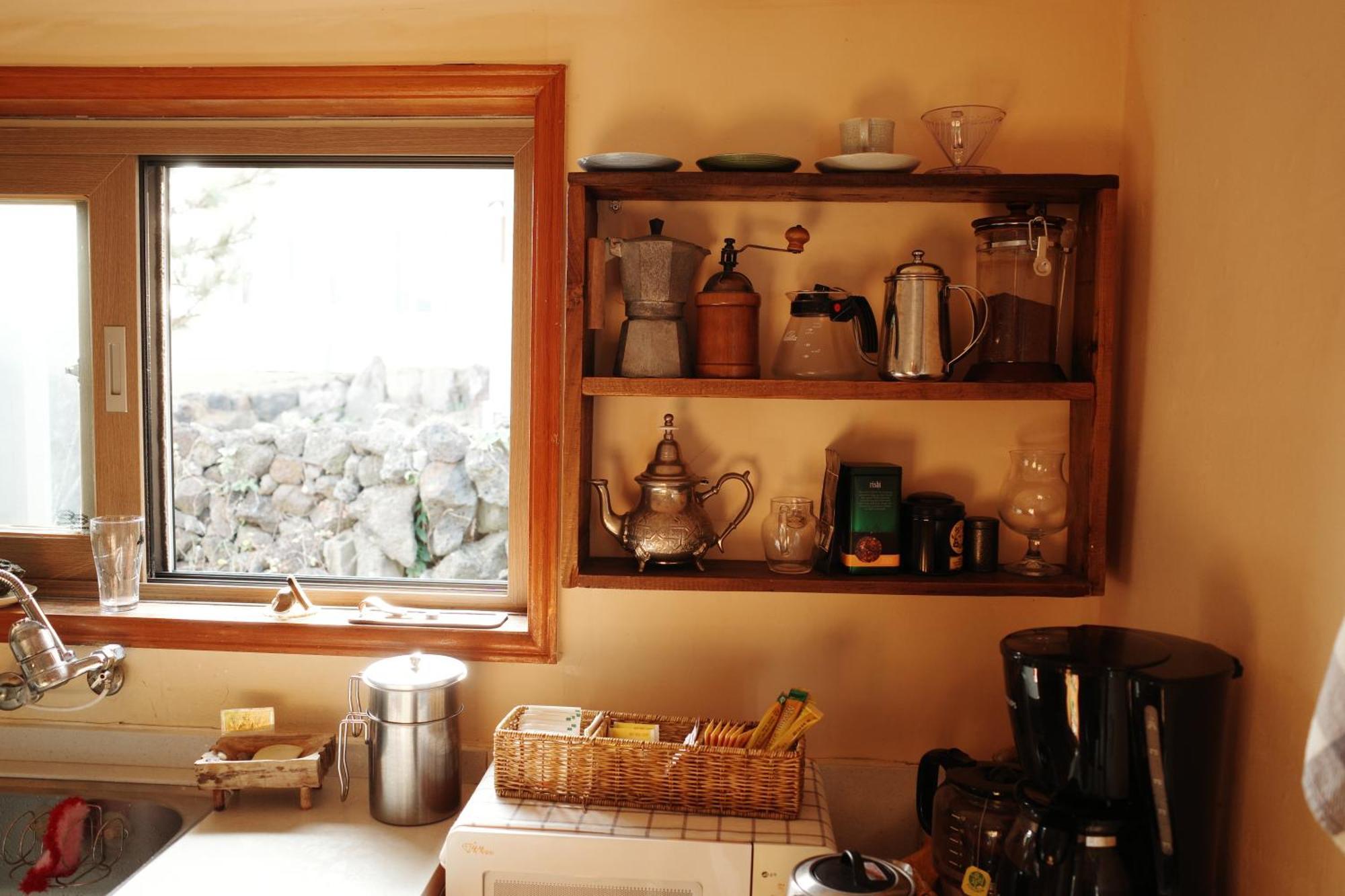 Shanti Shanti Guest House Jeju Exterior photo